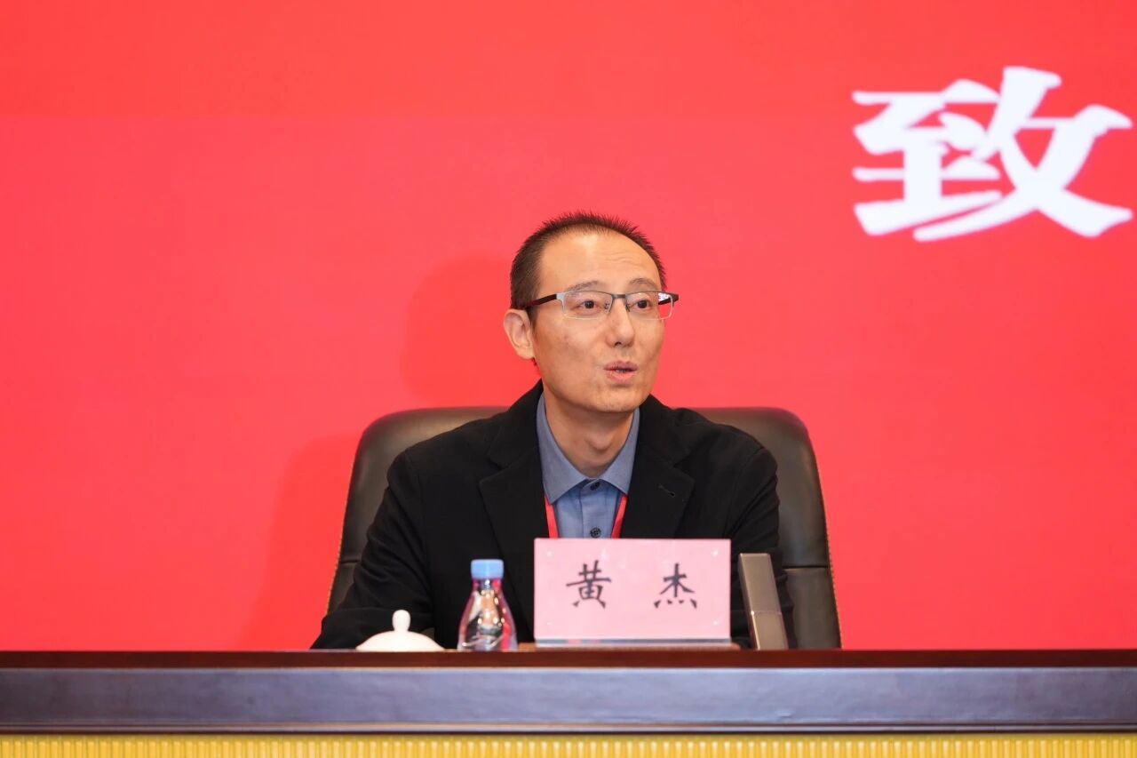 重庆市教委二级巡视员卢明伦