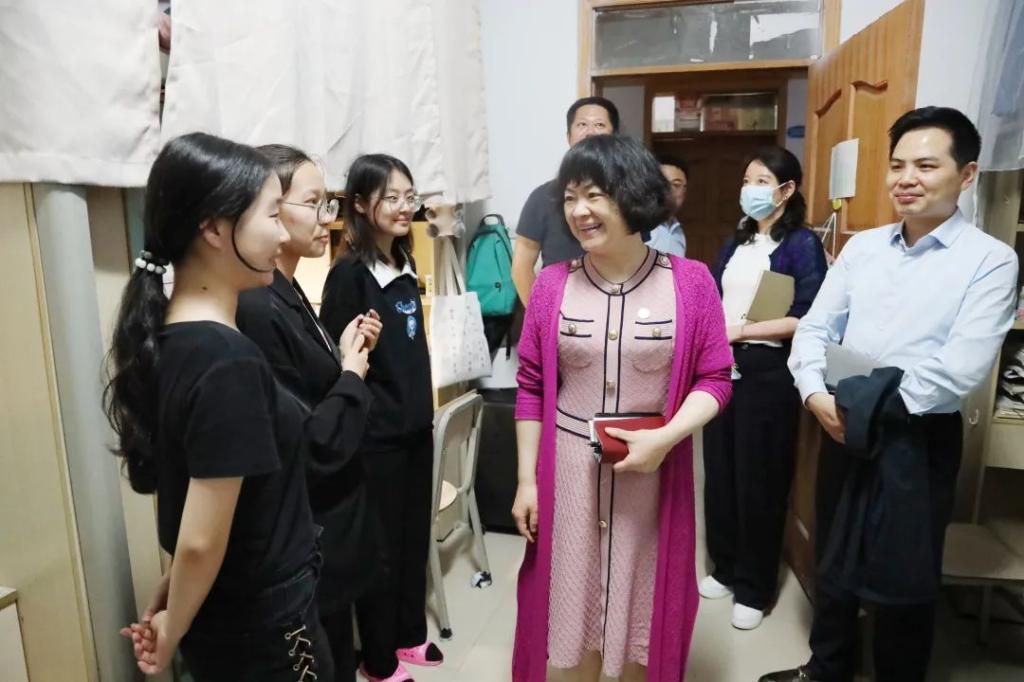 一起聊app官网手机版登录处处长胡小